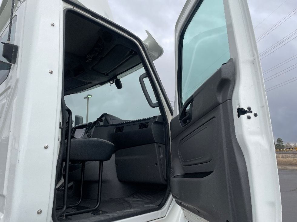 Day Cab Tractor-Heavy Duty Tractors-International-2019-LT625-Aurora-CO-94,473\n\t\tmiles-$ 33,000 - Image 12