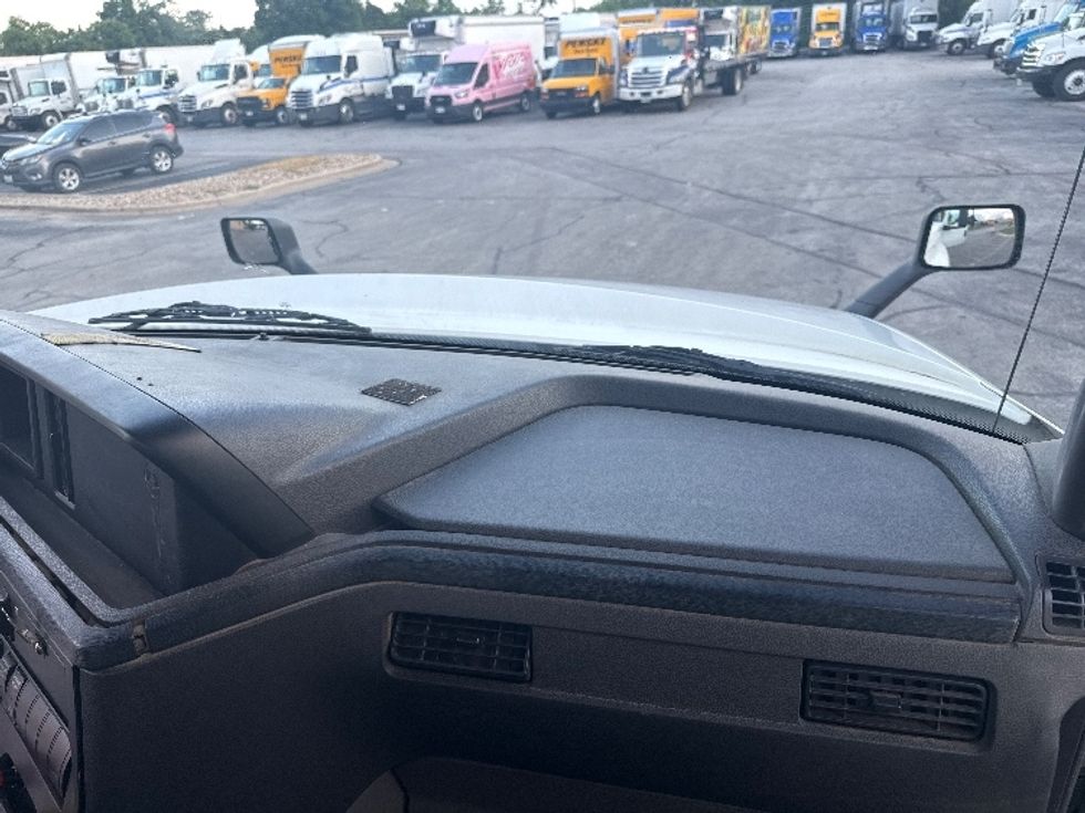 Day Cab Tractor-Heavy Duty Tractors-International-2019-LT625-Austin-TX-464,005\n\t\tmiles-$ 15,000 - Image 13