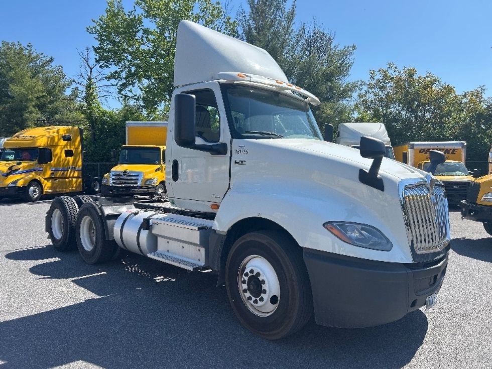 Day Cab Tractor-Heavy Duty Tractors-International-2019-LT625-Belcamp-MD-110,394\n\t\tmiles-$ 26,500 - Image 1