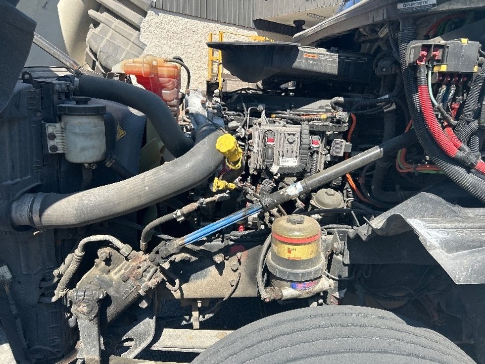 Day Cab Tractor-Heavy Duty Tractors-International-2019-LT625-Belcamp-MD-110,394\n\t\tmiles-$ 26,500 - Image 15