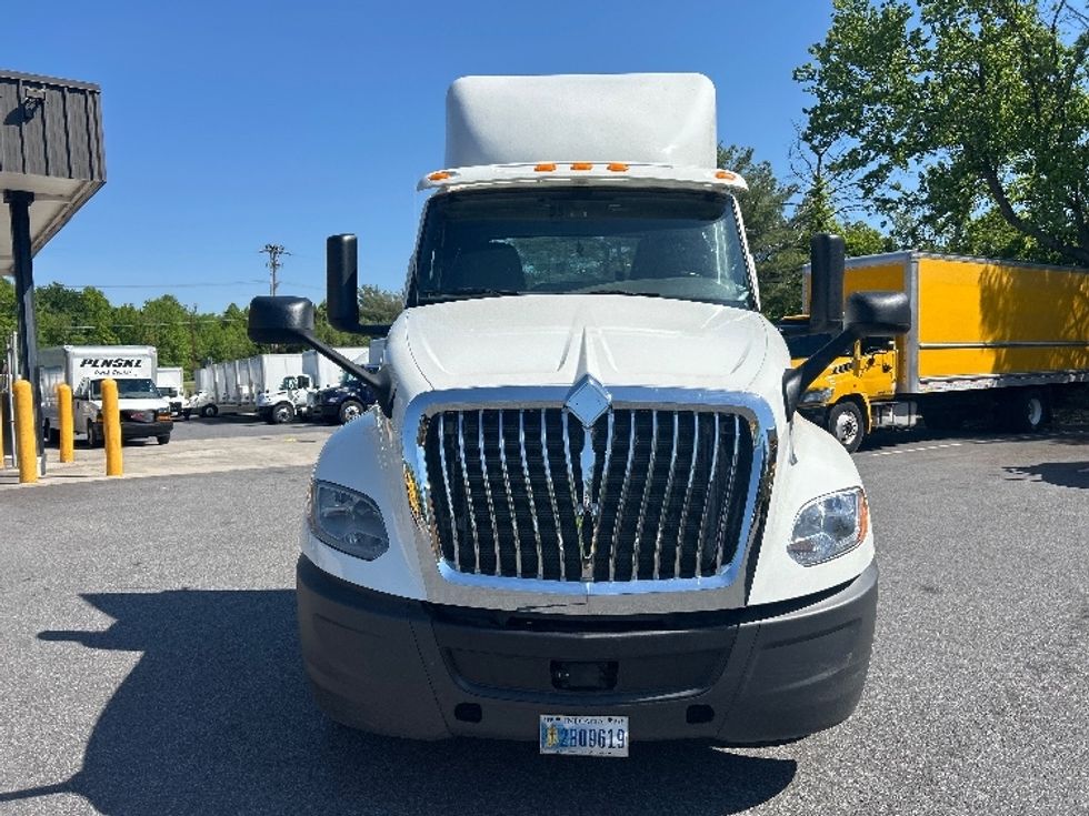 Day Cab Tractor-Heavy Duty Tractors-International-2019-LT625-Belcamp-MD-110,394\n\t\tmiles-$ 26,500 - Image 2
