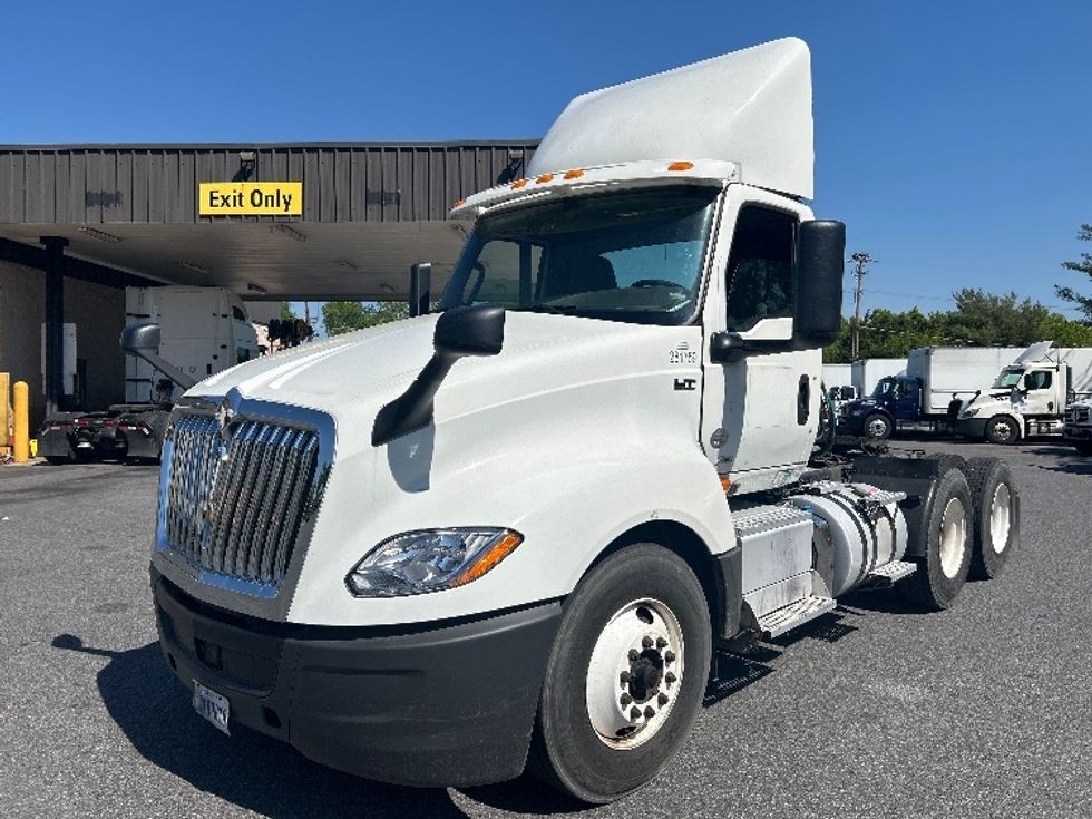 Day Cab Tractor-Heavy Duty Tractors-International-2019-LT625-Belcamp-MD-110,394\n\t\tmiles-$ 26,500 - Image 3
