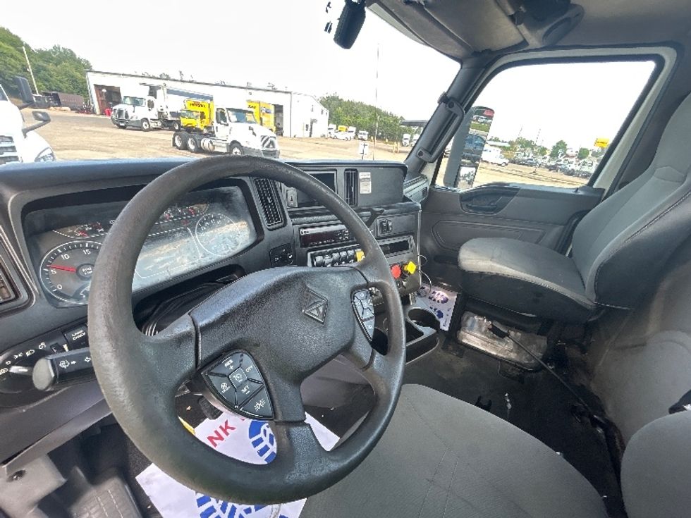 Day Cab Tractor-Heavy Duty Tractors-International-2019-LT625-Belden-MS-316,758\n\t\tmiles-$ 29,750 - Image 10