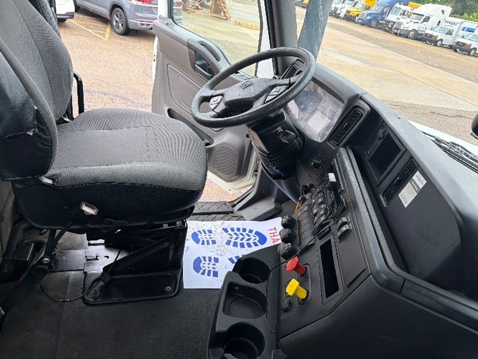 Day Cab Tractor-Heavy Duty Tractors-International-2019-LT625-Belden-MS-316,758\n\t\tmiles-$ 29,750 - Image 13