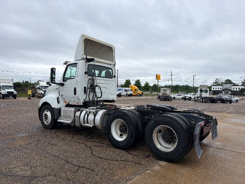 Day Cab Tractor-Heavy Duty Tractors-International-2019-LT625-Belden-MS-316,758\n\t\tmiles-$ 29,750 - Image 5