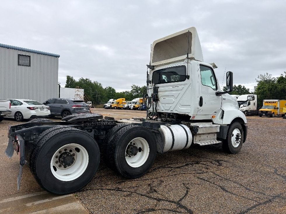 Day Cab Tractor-Heavy Duty Tractors-International-2019-LT625-Belden-MS-316,758\n\t\tmiles-$ 29,750 - Image 7