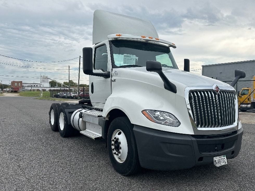 Day Cab Tractor-Heavy Duty Tractors-International-2019-LT625-Birmingham-AL-333,829\n\t\tmiles-$ 28,000 - Image 1