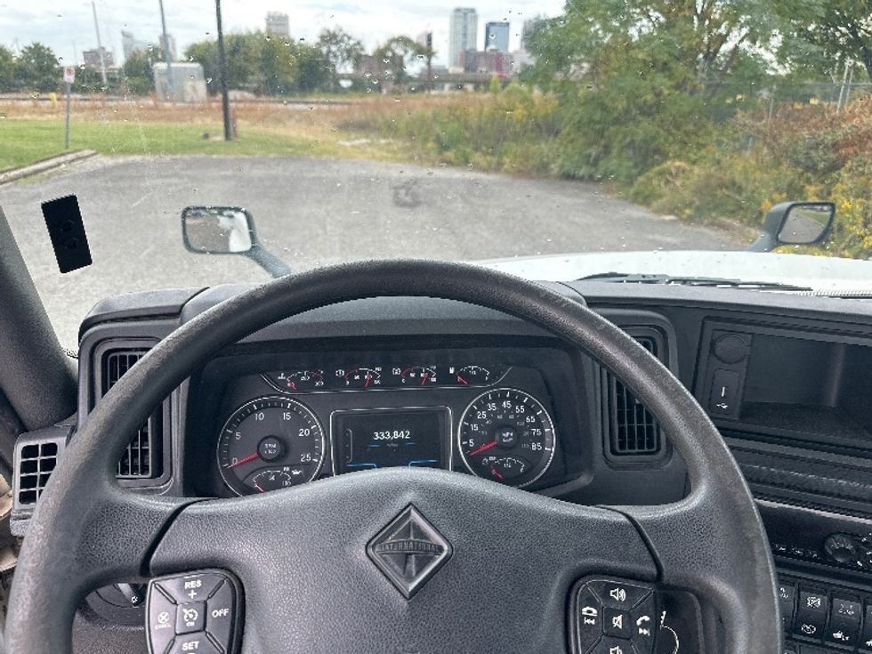 Day Cab Tractor-Heavy Duty Tractors-International-2019-LT625-Birmingham-AL-333,829\n\t\tmiles-$ 28,000 - Image 11
