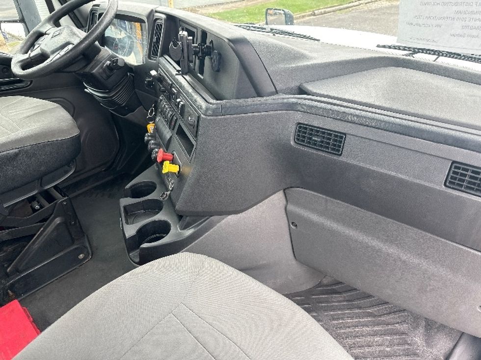 Day Cab Tractor-Heavy Duty Tractors-International-2019-LT625-Birmingham-AL-333,829\n\t\tmiles-$ 28,000 - Image 14