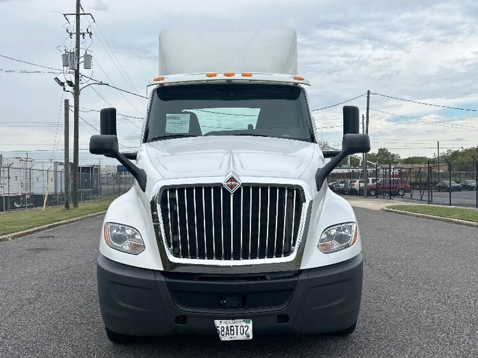 Day Cab Tractor-Heavy Duty Tractors-International-2019-LT625-Birmingham-AL-333,829\n\t\tmiles-$ 28,000 - Image 2