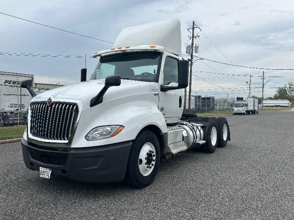 Day Cab Tractor-Heavy Duty Tractors-International-2019-LT625-Birmingham-AL-333,829\n\t\tmiles-$ 28,000 - Image 3