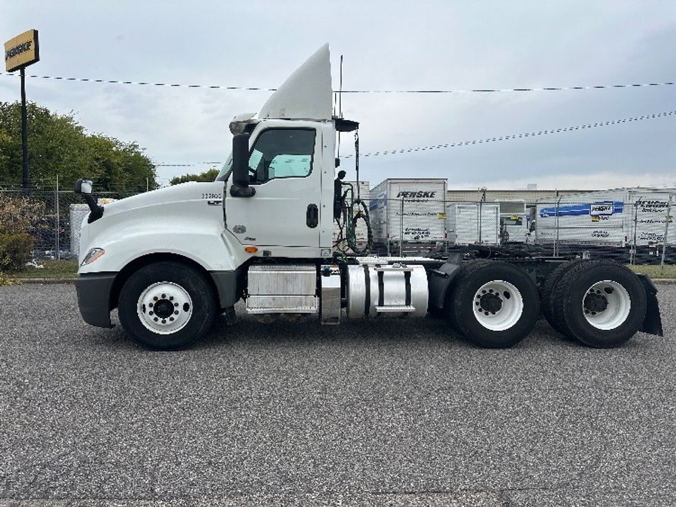 Day Cab Tractor-Heavy Duty Tractors-International-2019-LT625-Birmingham-AL-333,829\n\t\tmiles-$ 28,000 - Image 4