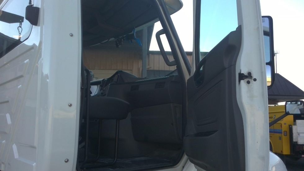 Day Cab Tractor-Heavy Duty Tractors-International-2019-LT625-Boaz-AL-374,945\n\t\tmiles-$ 27,500 - Image 12