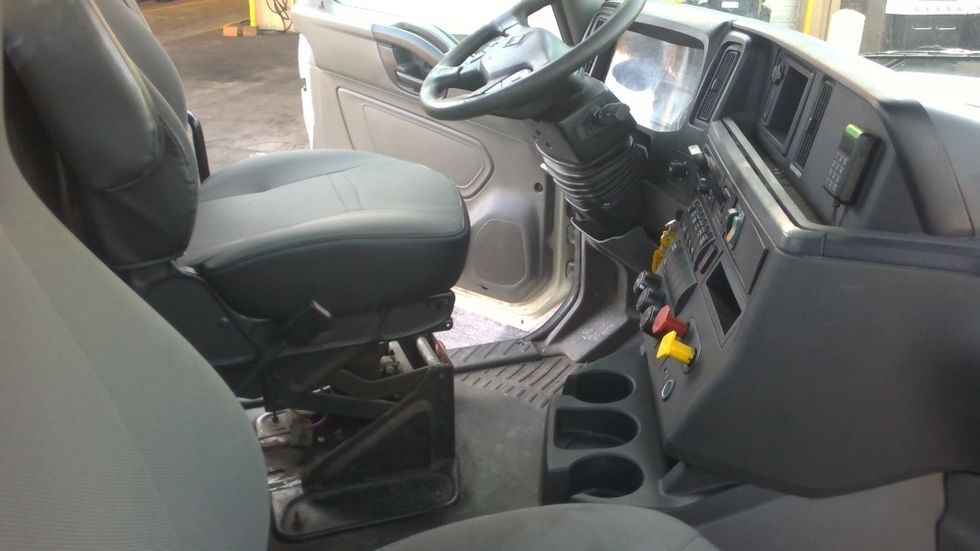 Day Cab Tractor-Heavy Duty Tractors-International-2019-LT625-Boaz-AL-374,945\n\t\tmiles-$ 27,500 - Image 14