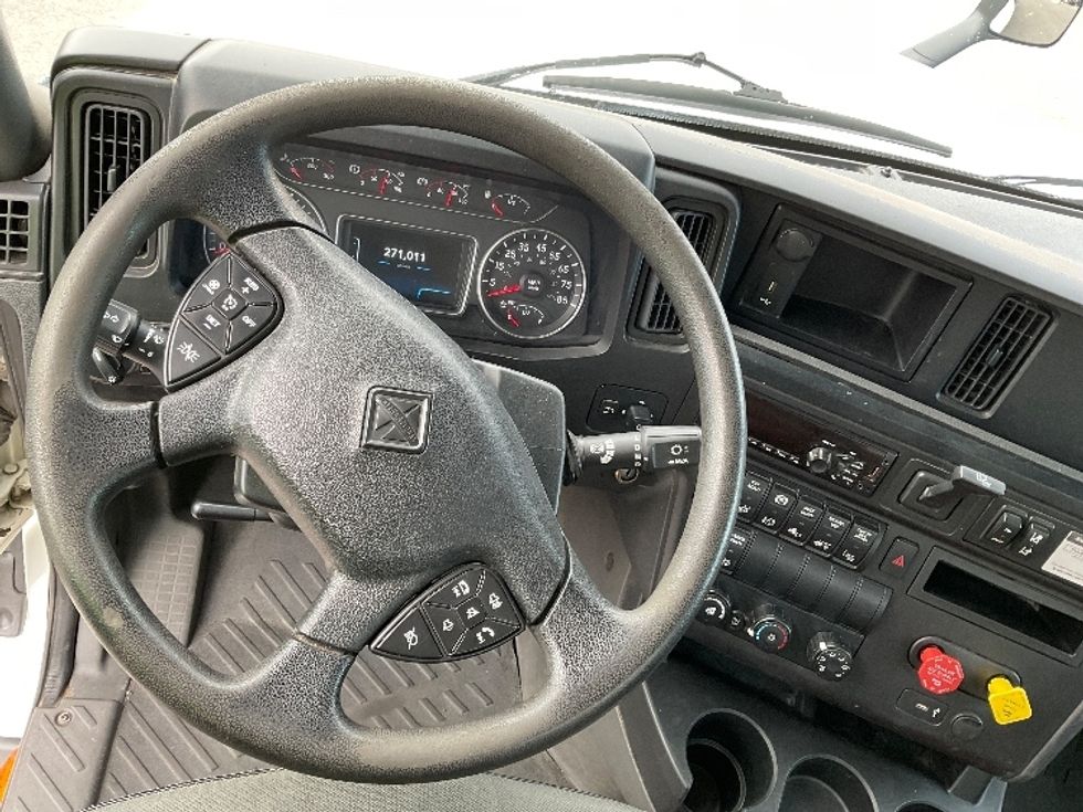 Day Cab Tractor-Heavy Duty Tractors-International-2019-LT625-Boise-ID-271,011\n\t\tmiles-$ 32,250 - Image 11