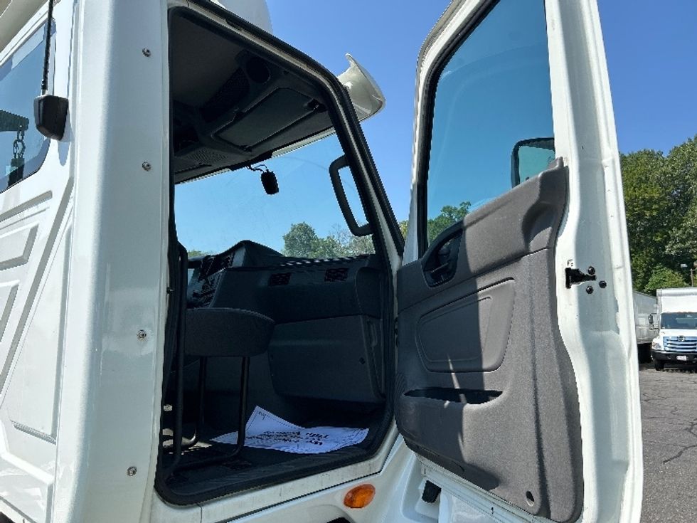 Day Cab Tractor-Heavy Duty Tractors-International-2019-LT625-Braintree-MA-160,806\n\t\tmiles-$ 29,000 - Image 12