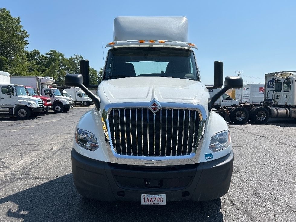 Day Cab Tractor-Heavy Duty Tractors-International-2019-LT625-Braintree-MA-160,806\n\t\tmiles-$ 29,000 - Image 2
