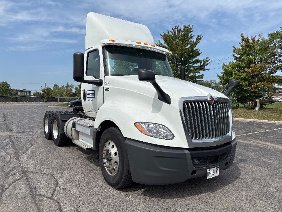Day Cab Tractor-Heavy Duty Tractors-International-2019-LT625-Brampton-ON-344,320\n\t\tkm-$ 35,750 - Image 1