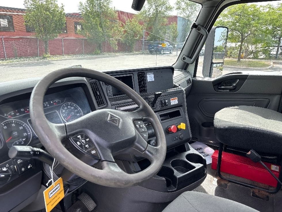 Day Cab Tractor-Heavy Duty Tractors-International-2019-LT625-Brampton-ON-344,320\n\t\tkm-$ 35,750 - Image 10