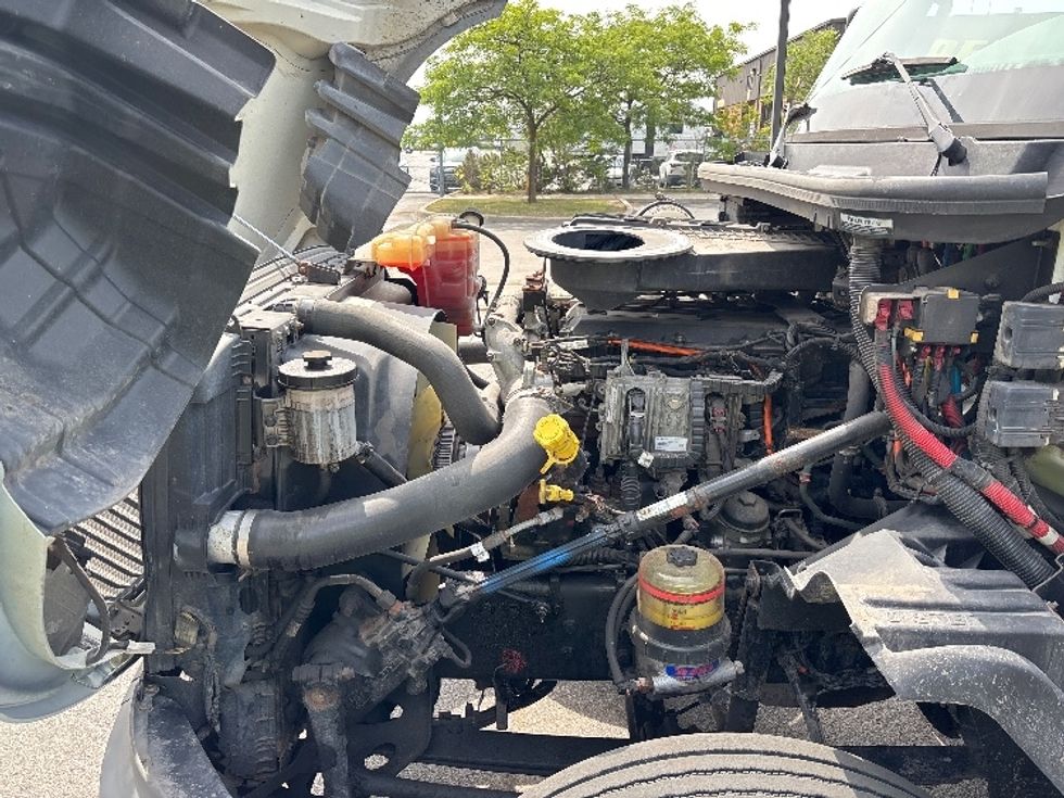 Day Cab Tractor-Heavy Duty Tractors-International-2019-LT625-Brampton-ON-344,320\n\t\tkm-$ 35,750 - Image 16