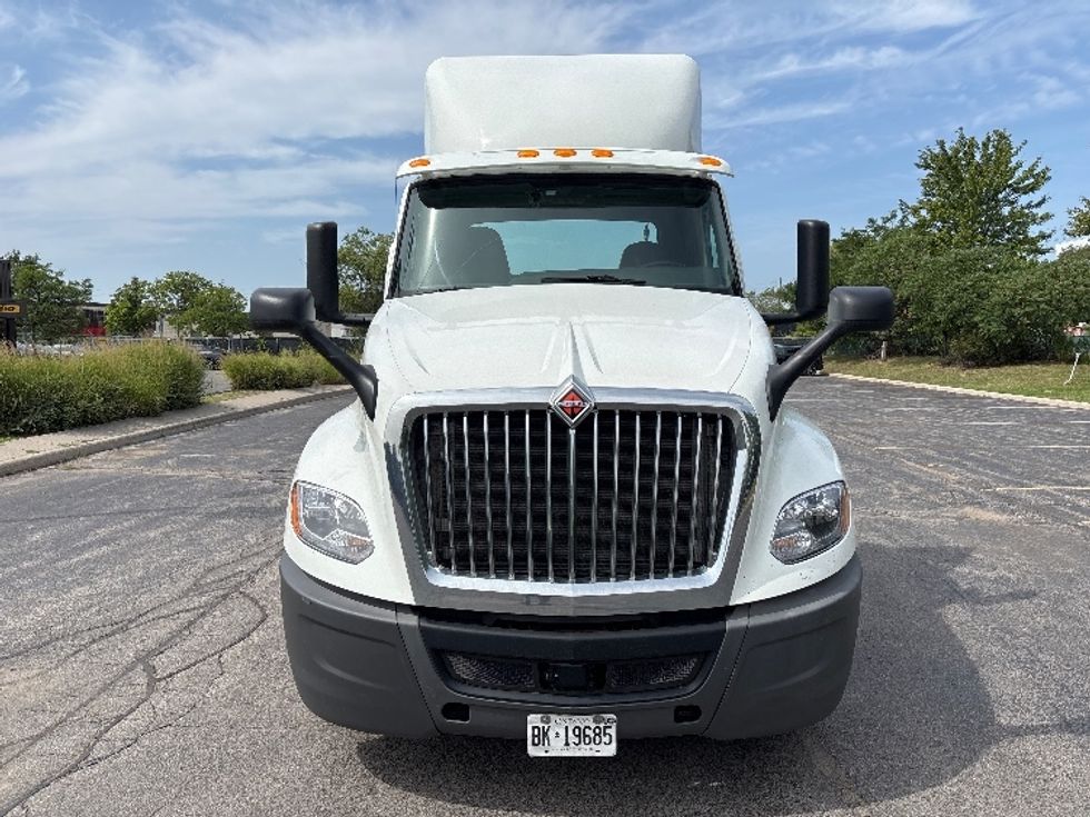Day Cab Tractor-Heavy Duty Tractors-International-2019-LT625-Brampton-ON-344,320\n\t\tkm-$ 35,750 - Image 2