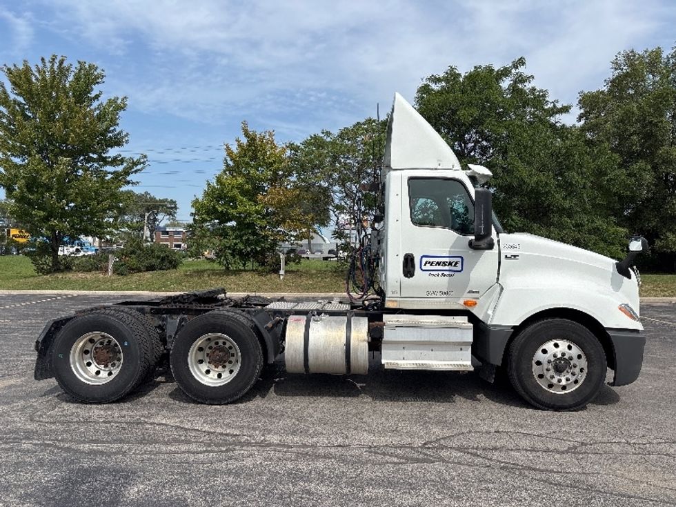 Day Cab Tractor-Heavy Duty Tractors-International-2019-LT625-Brampton-ON-344,320\n\t\tkm-$ 35,750 - Image 8