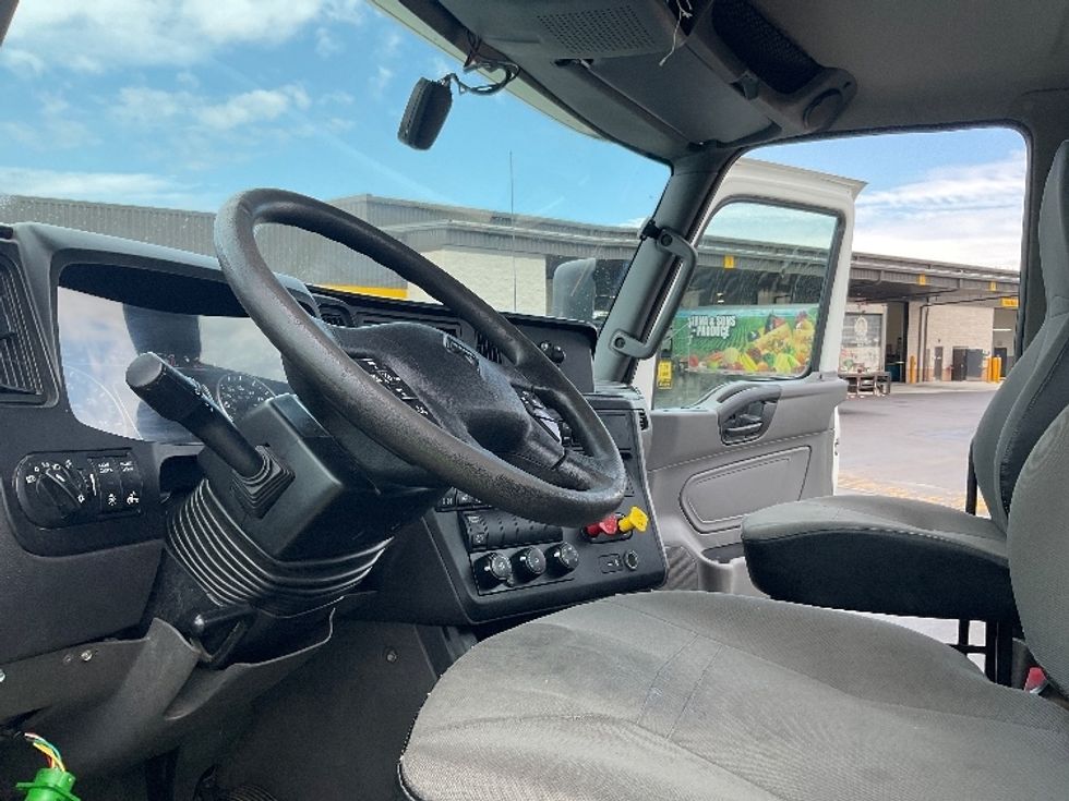 Day Cab Tractor-Heavy Duty Tractors-International-2019-LT625-Brook Park-OH-374,577\n\t\tmiles-$ 24,250 - Image 10