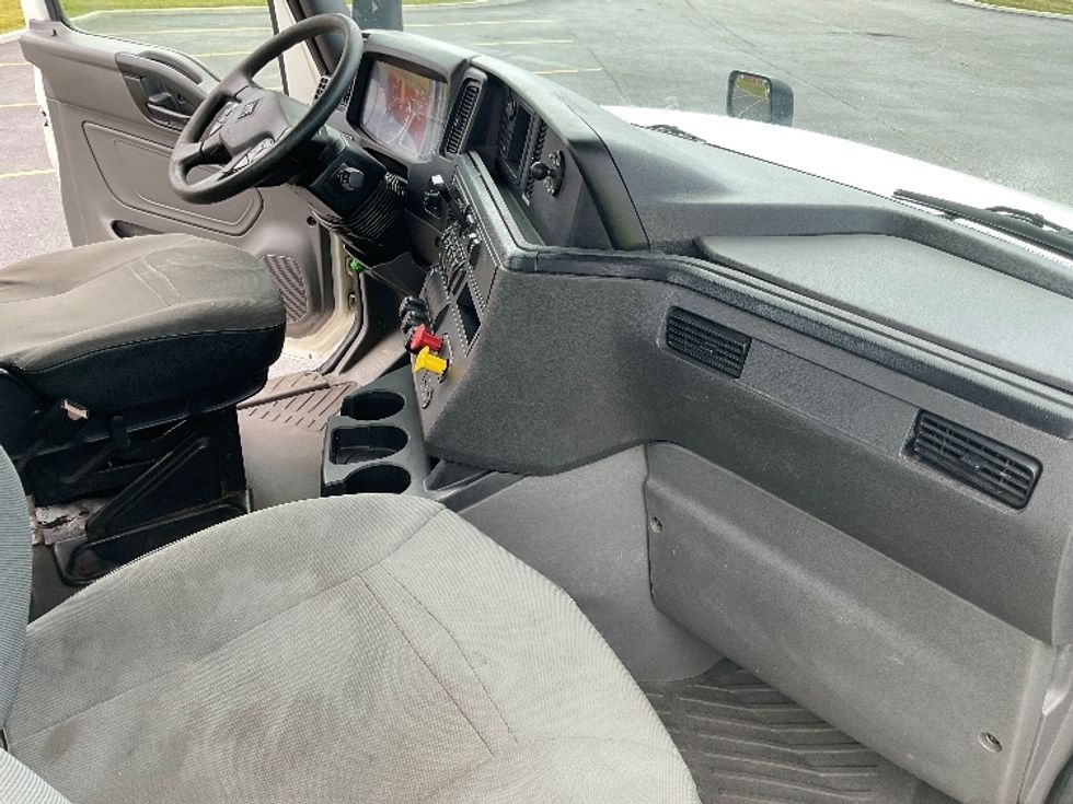 Day Cab Tractor-Heavy Duty Tractors-International-2019-LT625-Brook Park-OH-374,577\n\t\tmiles-$ 24,250 - Image 13