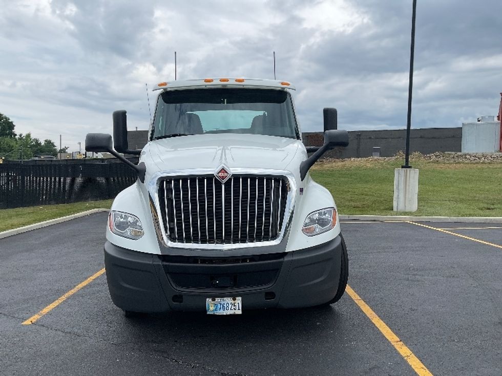 Day Cab Tractor-Heavy Duty Tractors-International-2019-LT625-Brook Park-OH-374,577\n\t\tmiles-$ 24,250 - Image 2