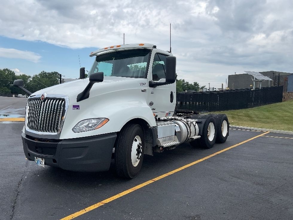 Day Cab Tractor-Heavy Duty Tractors-International-2019-LT625-Brook Park-OH-374,577\n\t\tmiles-$ 24,250 - Image 3