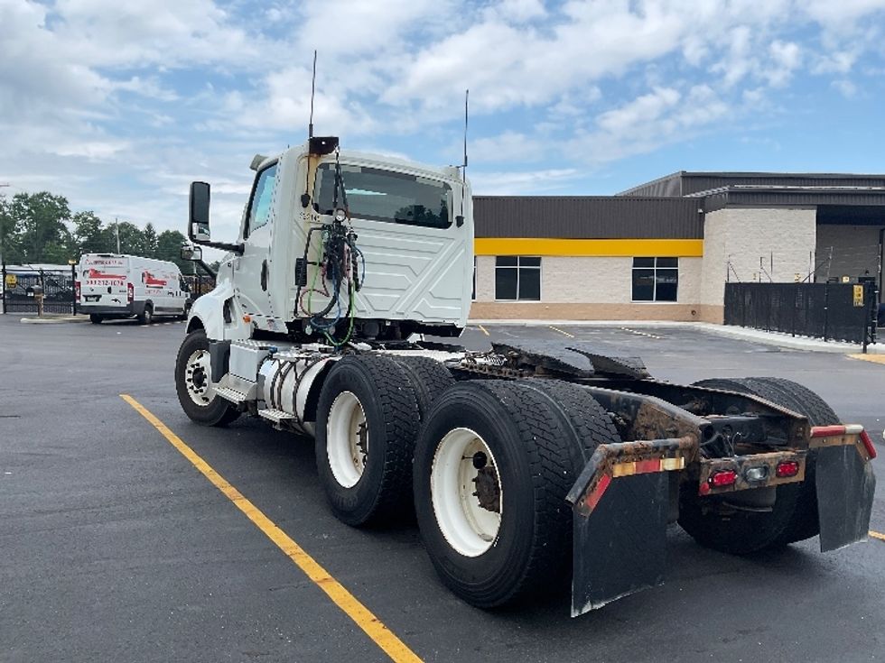 Day Cab Tractor-Heavy Duty Tractors-International-2019-LT625-Brook Park-OH-374,577\n\t\tmiles-$ 24,250 - Image 5