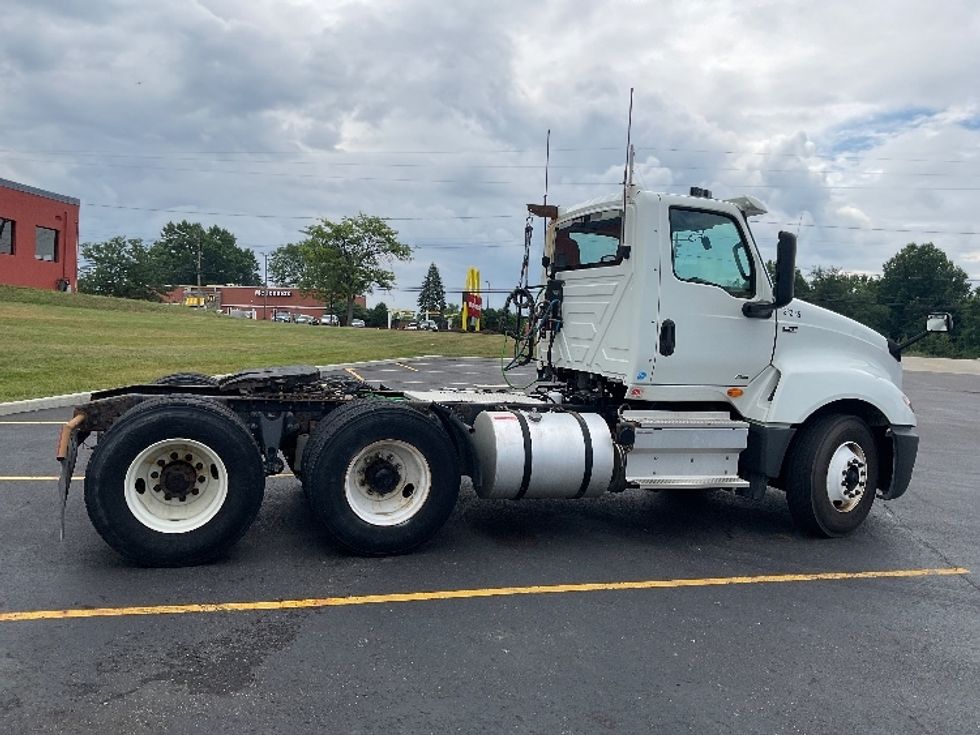 Day Cab Tractor-Heavy Duty Tractors-International-2019-LT625-Brook Park-OH-374,577\n\t\tmiles-$ 24,250 - Image 8