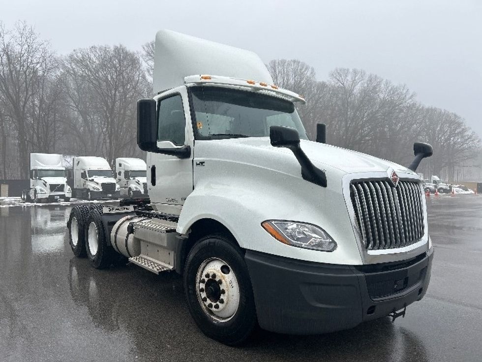 Day Cab Tractor-Heavy Duty Tractors-International-2019-LT625-Byron Center-MI-335,564\n\t\tmiles-$ 24,500 - Image 1