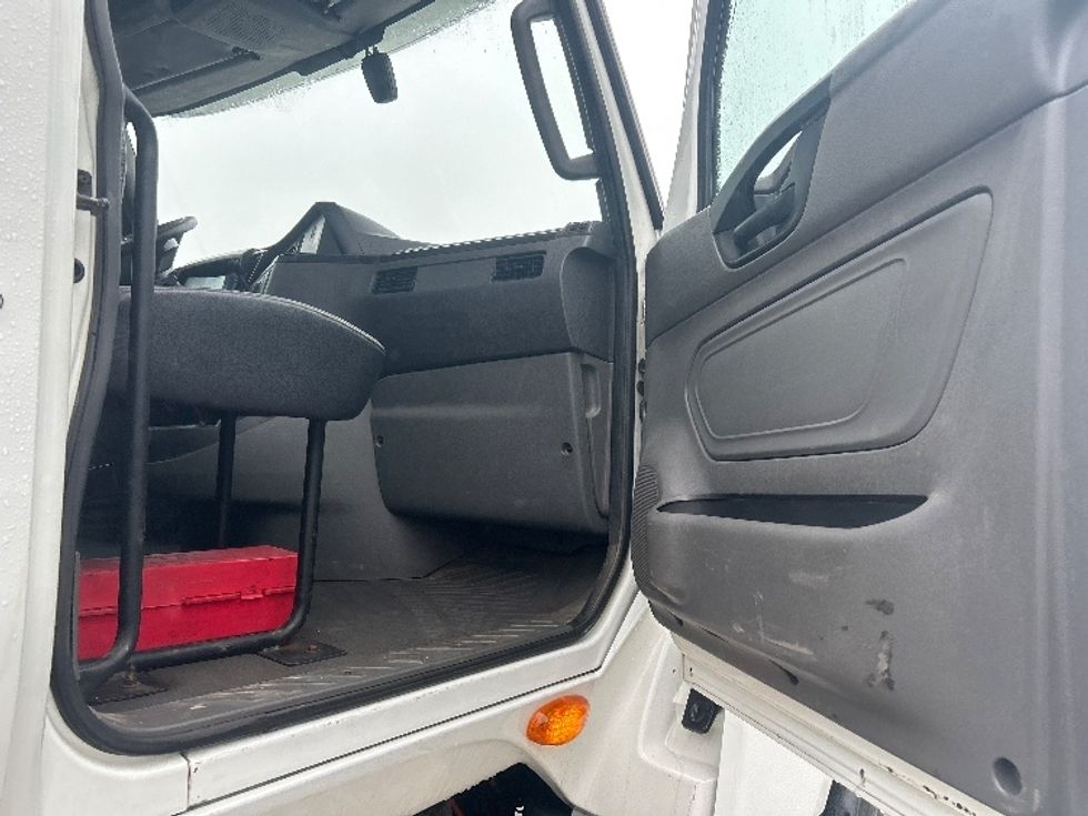 Day Cab Tractor-Heavy Duty Tractors-International-2019-LT625-Byron Center-MI-335,564\n\t\tmiles-$ 24,500 - Image 12