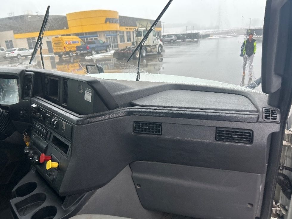 Day Cab Tractor-Heavy Duty Tractors-International-2019-LT625-Byron Center-MI-335,564\n\t\tmiles-$ 24,500 - Image 13