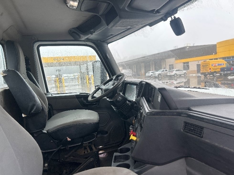 Day Cab Tractor-Heavy Duty Tractors-International-2019-LT625-Byron Center-MI-335,564\n\t\tmiles-$ 24,500 - Image 14