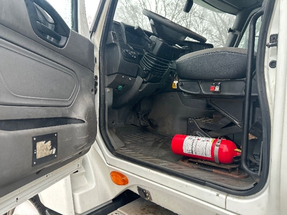 Day Cab Tractor-Heavy Duty Tractors-International-2019-LT625-Byron Center-MI-335,564\n\t\tmiles-$ 24,500 - Image 9