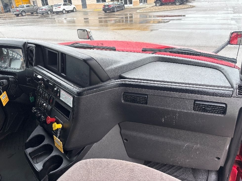 Day Cab Tractor-Heavy Duty Tractors-International-2019-LT625-Byron Center-MI-481,597\n\t\tmiles-$ 26,000 - Image 13
