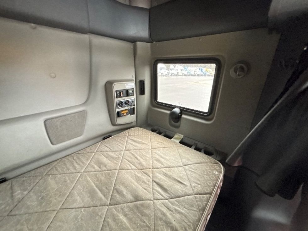 Day Cab Tractor-Heavy Duty Tractors-International-2019-LT625-Byron Center-MI-481,597\n\t\tmiles-$ 26,000 - Image 17