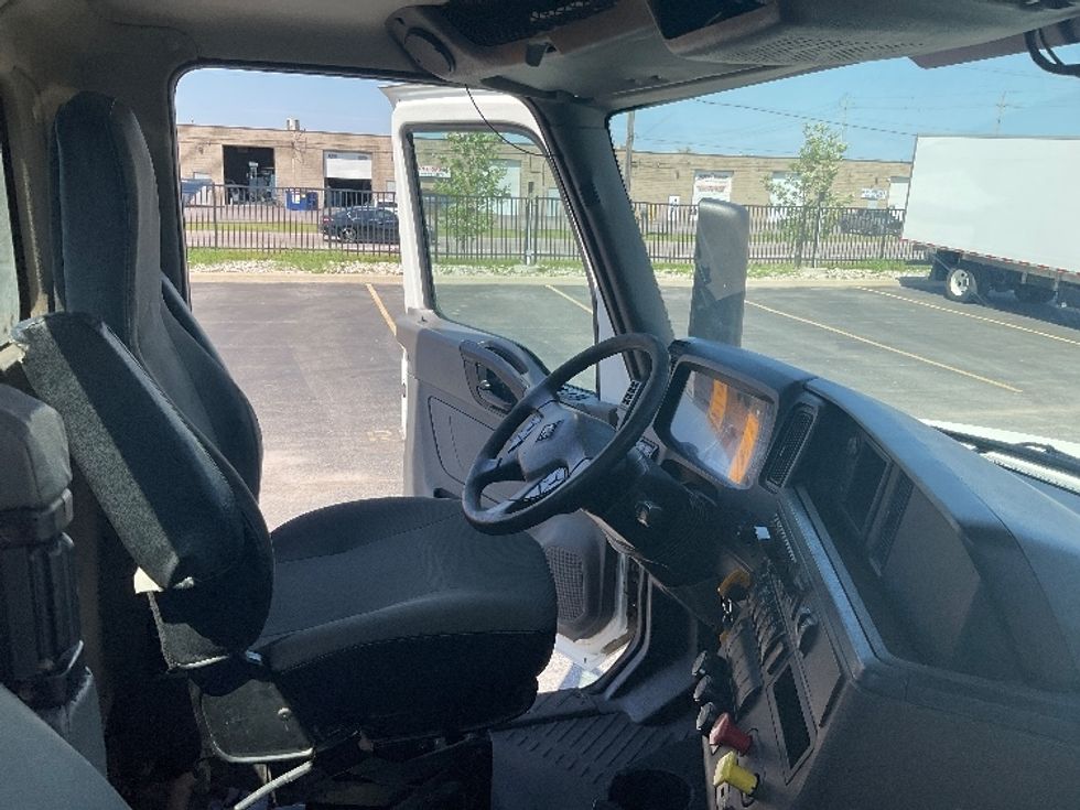 Day Cab Tractor-Heavy Duty Tractors-International-2019-LT625-Cambridge-ON-303,993\n\t\tkm-$ 35,750 - Image 14