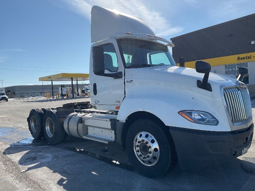 Day Cab Tractor-Heavy Duty Tractors-International-2019-LT625-Cambridge-ON-438,194\n\t\tkm-$ 31,500 - Image 1