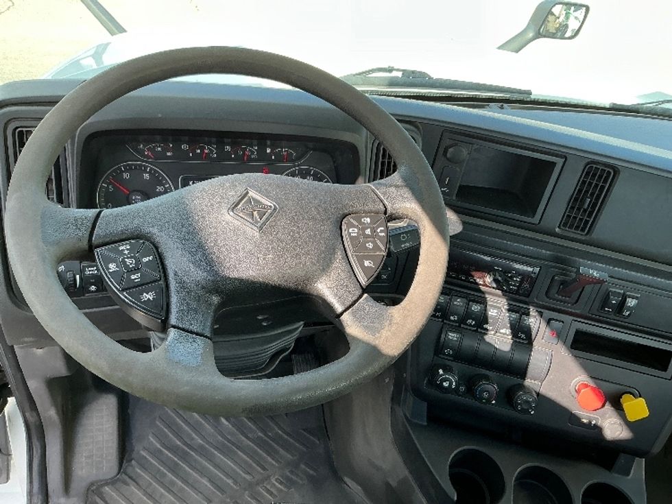 Day Cab Tractor-Heavy Duty Tractors-International-2019-LT625-Cambridge-ON-438,194\n\t\tkm-$ 31,500 - Image 11