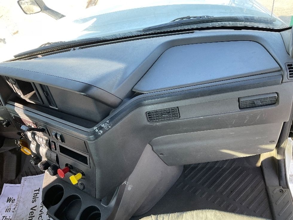 Day Cab Tractor-Heavy Duty Tractors-International-2019-LT625-Cambridge-ON-438,194\n\t\tkm-$ 31,500 - Image 13