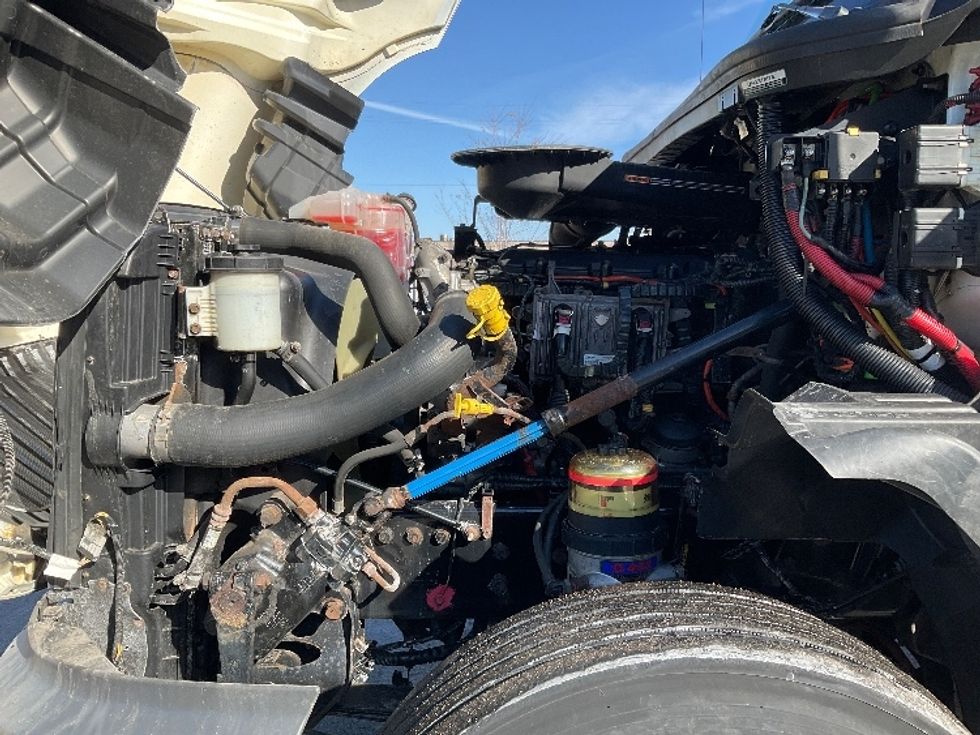 Day Cab Tractor-Heavy Duty Tractors-International-2019-LT625-Cambridge-ON-438,194\n\t\tkm-$ 31,500 - Image 16