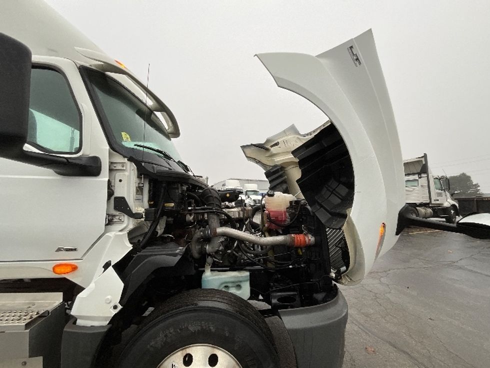 Day Cab Tractor-Heavy Duty Tractors-International-2019-LT625-Cambridge-ON-450,201\n\t\tkm-$ 31,500 - Image 15