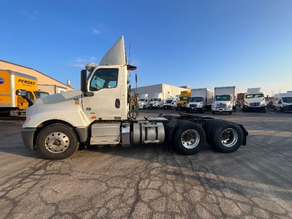 Day Cab Tractor-Heavy Duty Tractors-International-2019-LT625-Cambridge-ON-478,544\n\t\tkm-$ 31,500 - Image 4