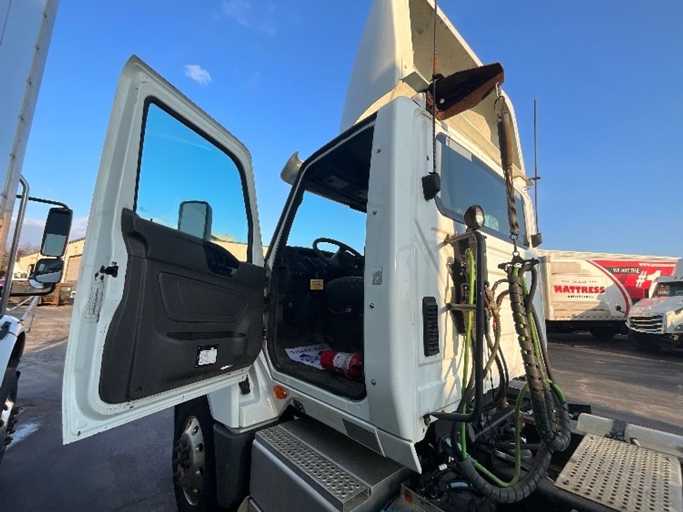 Day Cab Tractor-Heavy Duty Tractors-International-2019-LT625-Cambridge-ON-478,544\n\t\tkm-$ 31,500 - Image 9