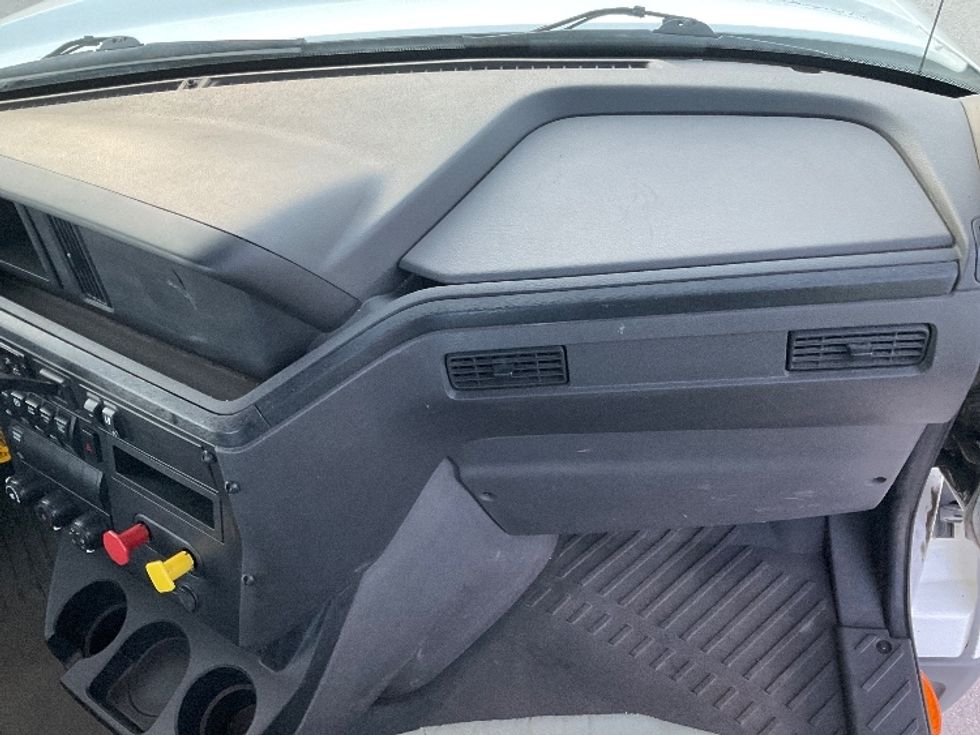 Day Cab Tractor-Heavy Duty Tractors-International-2019-LT625-Cambridge-ON-487,763\n\t\tkm-$ 31,500 - Image 13