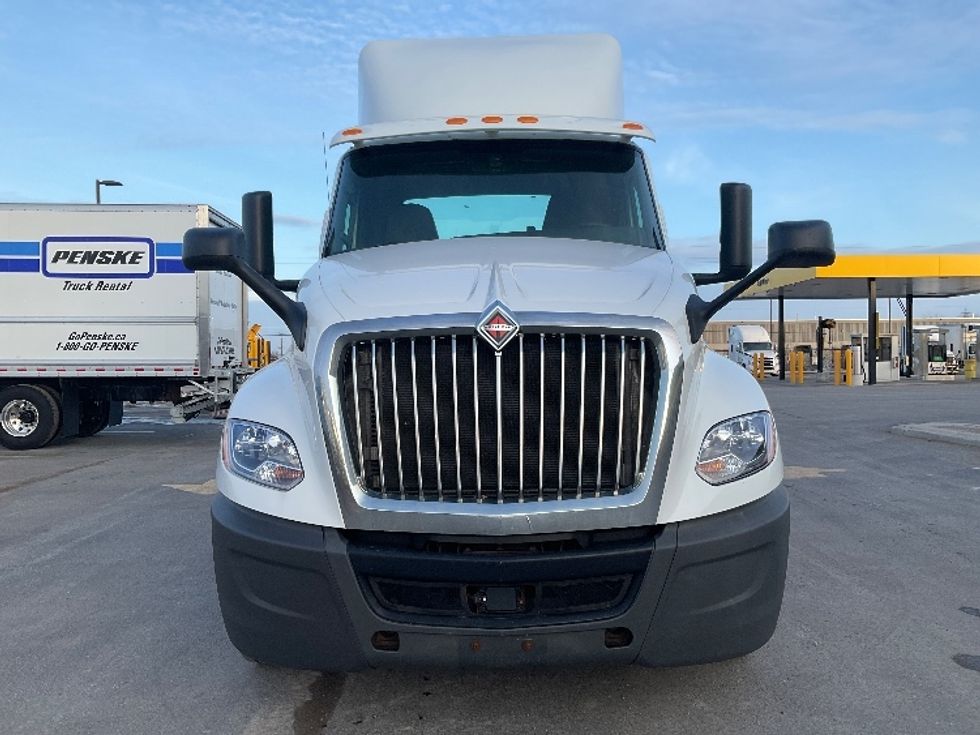 Day Cab Tractor-Heavy Duty Tractors-International-2019-LT625-Cambridge-ON-487,763\n\t\tkm-$ 31,500 - Image 2