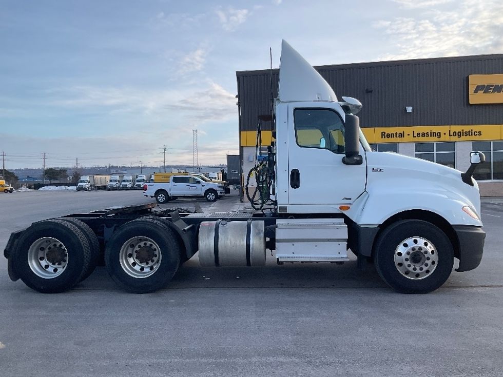 Day Cab Tractor-Heavy Duty Tractors-International-2019-LT625-Cambridge-ON-487,763\n\t\tkm-$ 31,500 - Image 8